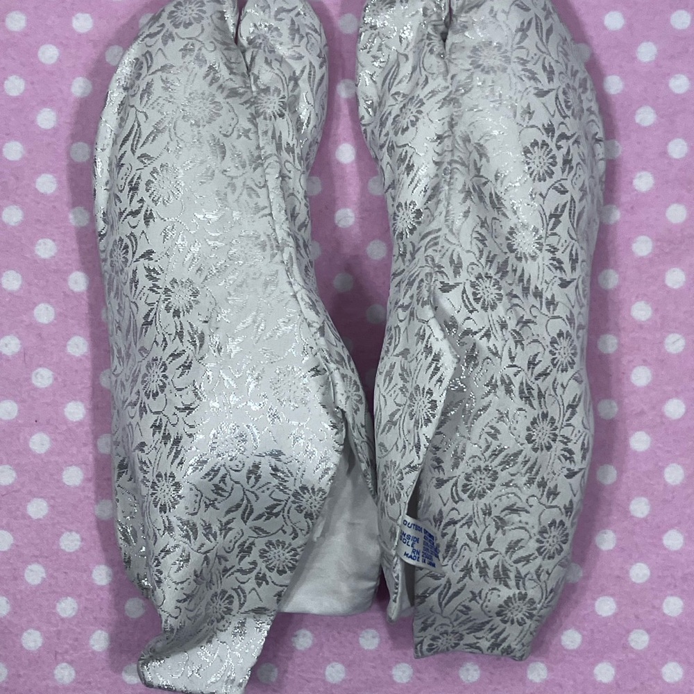 Vintage Japanese Tabi Slippers - Silver NEW